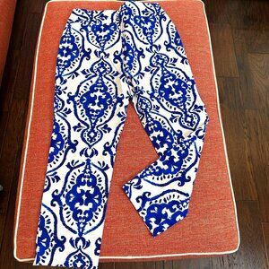 Chicos Womens Blue and White Pullon So Slimming Crops size 6 (o.5)